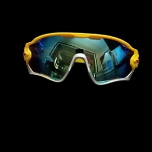 NWOT Durable Polarized Sunglasses Unisex